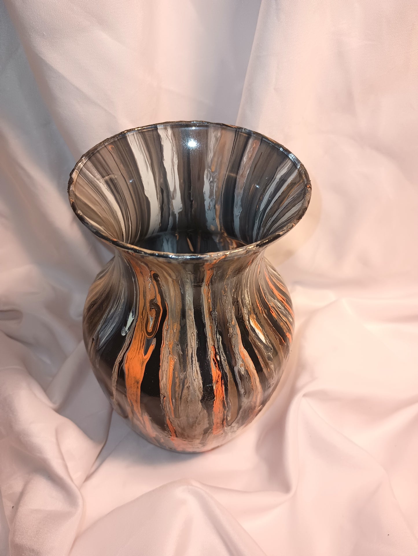 Acrylic pour vase